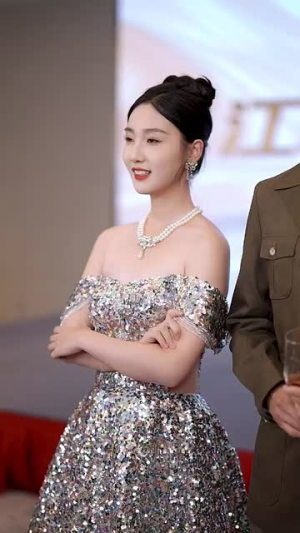 父亲婚礼女儿打假后妈（70集）热门短剧榜单