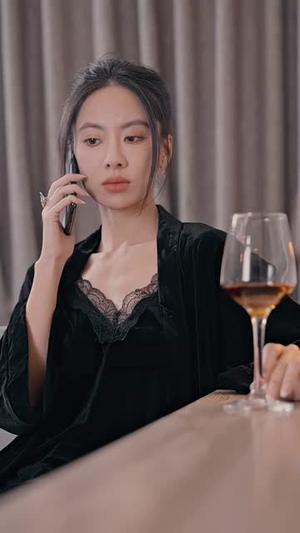 捡了个老公是大佬（99集）解说