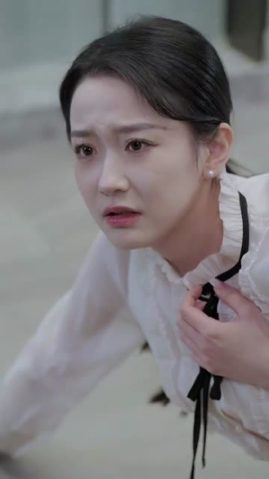 腹黑夫人飒又撩（96集）热门短剧推荐。